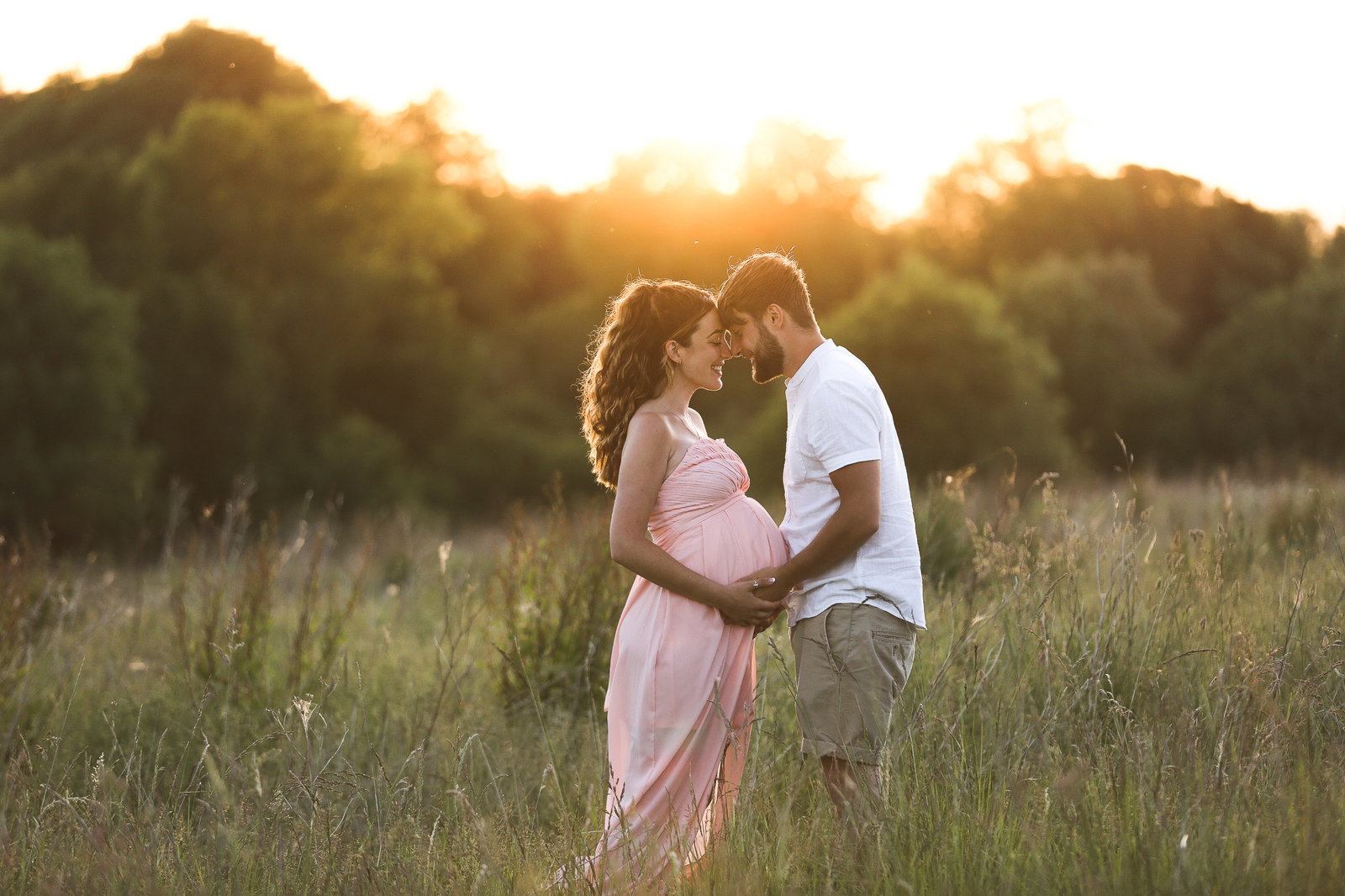 Outdoor Maternity Photoshoot in Cambridge
